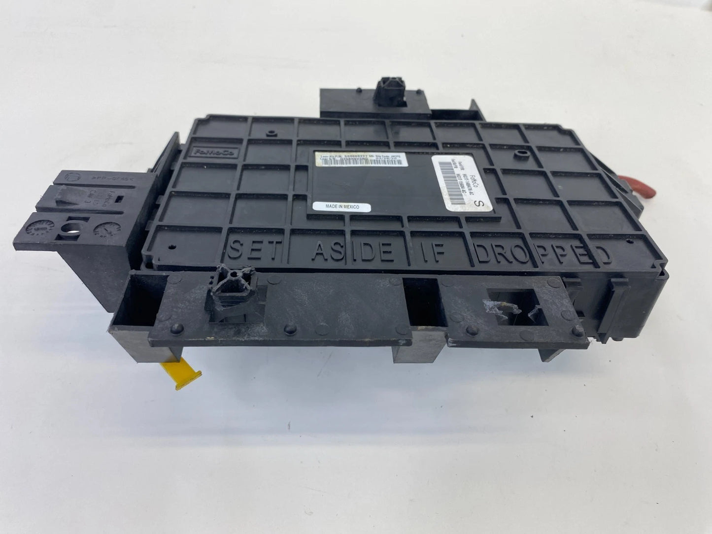 2014-2019 Ford Police Interceptor Sedan Interior Cabin Fuse Box Relay Dash Block