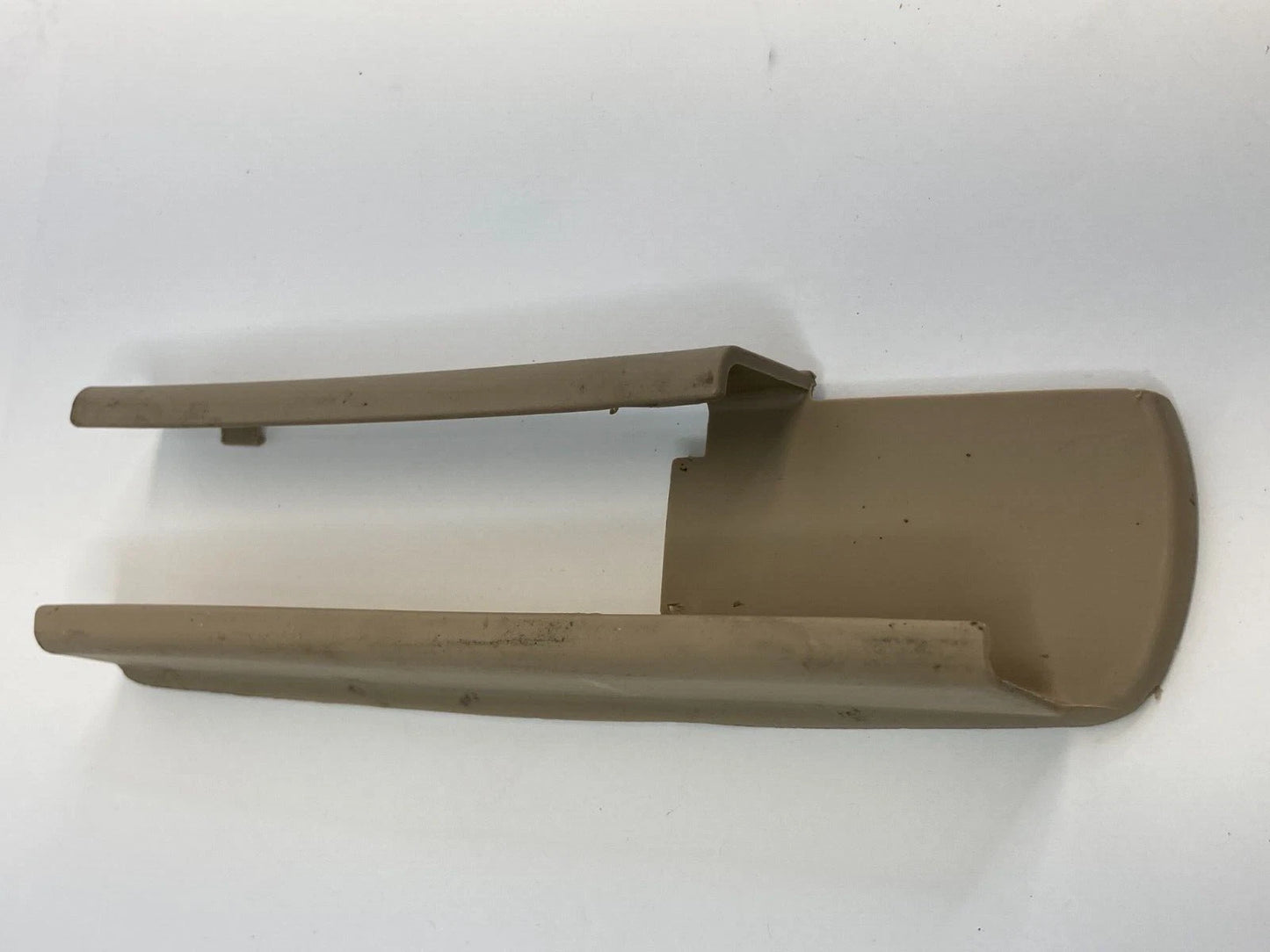 2007-2009 NISSAN SENTRA RIGHT INNER SIDE FRONT LEFT SEAT TRACK END COVER TRIM