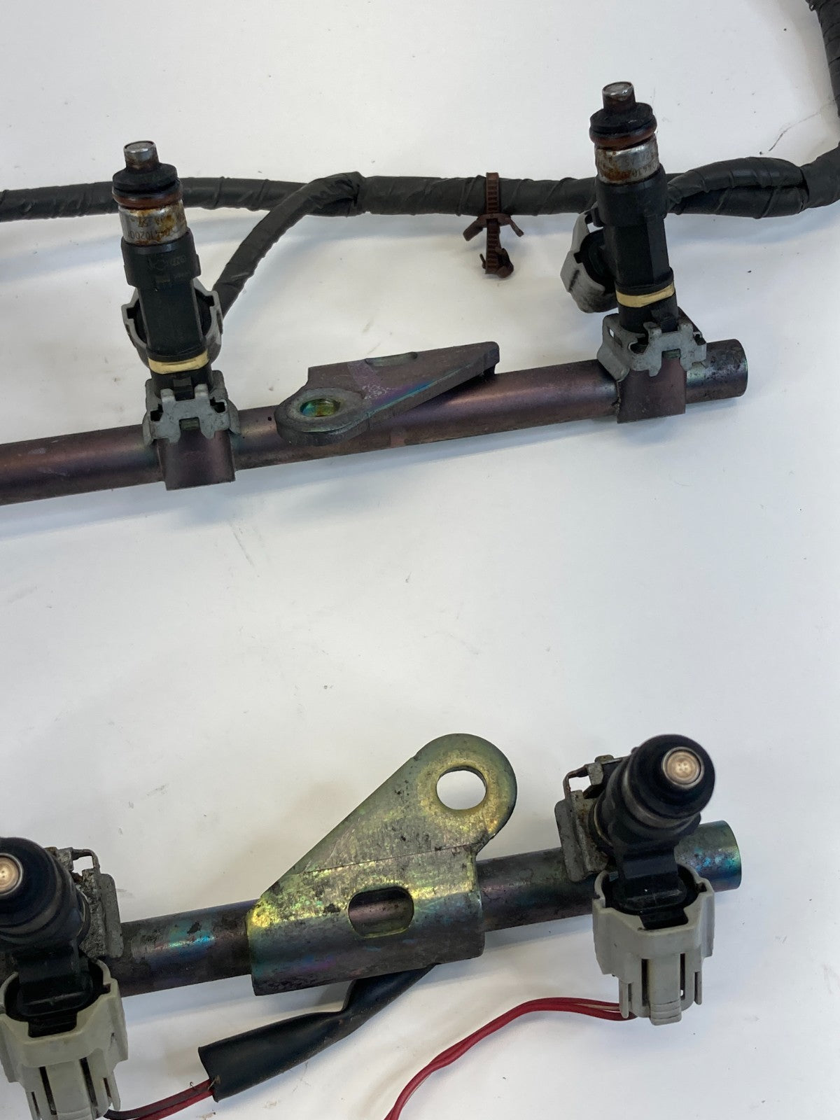 2004-2006 Nissan Altima 3.5L V6 A/T Engine Fuel Injection Rail W/ Injectors Assy