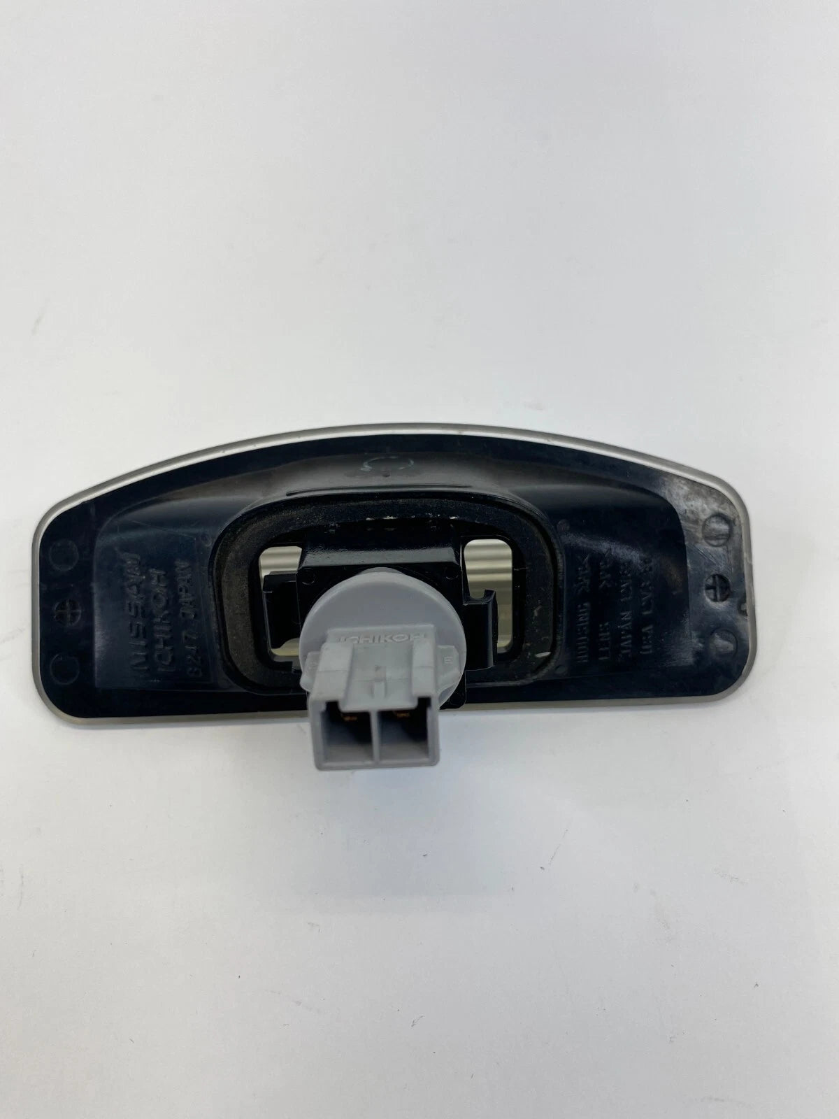 2004 05 06 07 2008 NISSAN MAXIMA REAR LICENSE PLATE LIGHT LAMP ASSEMBLY OEM