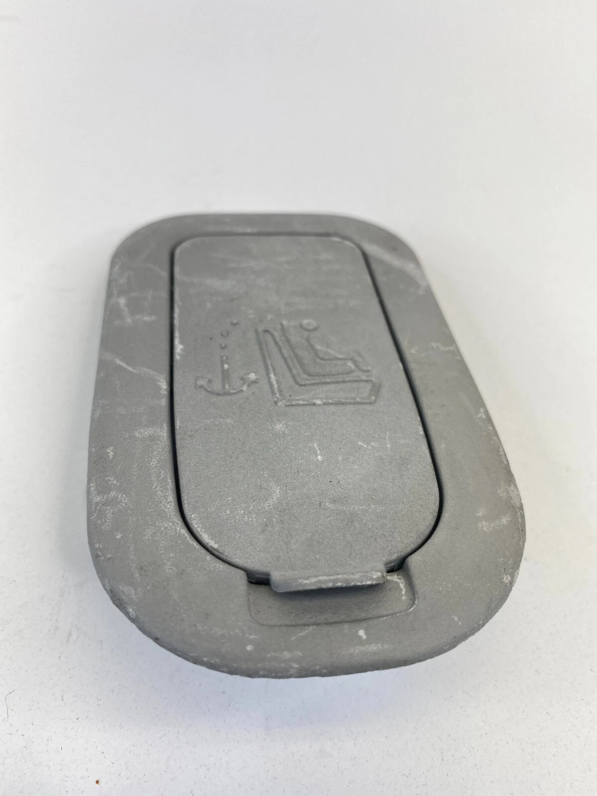 2007-2010 HYUNDAI ELANTRA SEDAN REAR SEAT BELT ANCHOR CHILD COVER TRIM PLATE OEM