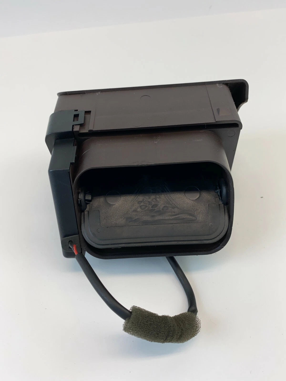 96-01 AUDI A4 QUATTRO RIGHT PASSENGER DASH AC AIR VENT GRILL DUCT OUTLET RH OEM