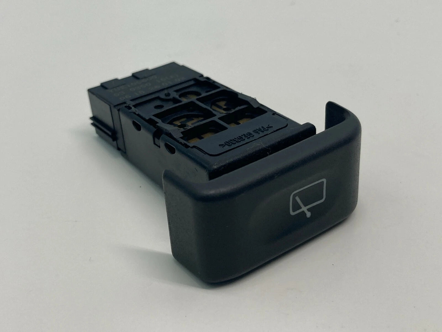 1999-2002 LAND ROVER DISCOVERY REAR WINDOW WIPER SWITCH BUTTON YUE100600 OEM
