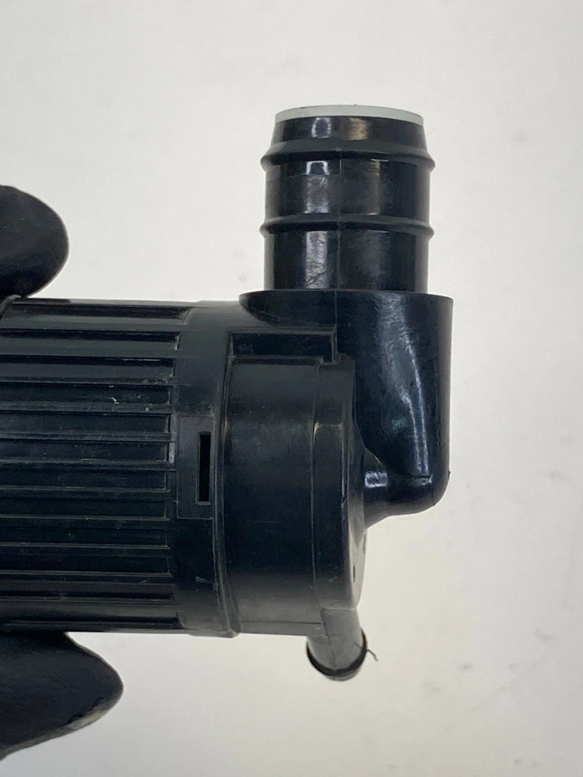 2013-2020 FORD FUSION FRONT WINDSHIELD WIPER WASHER PUMP ASSY BA53-17664-AA OEM