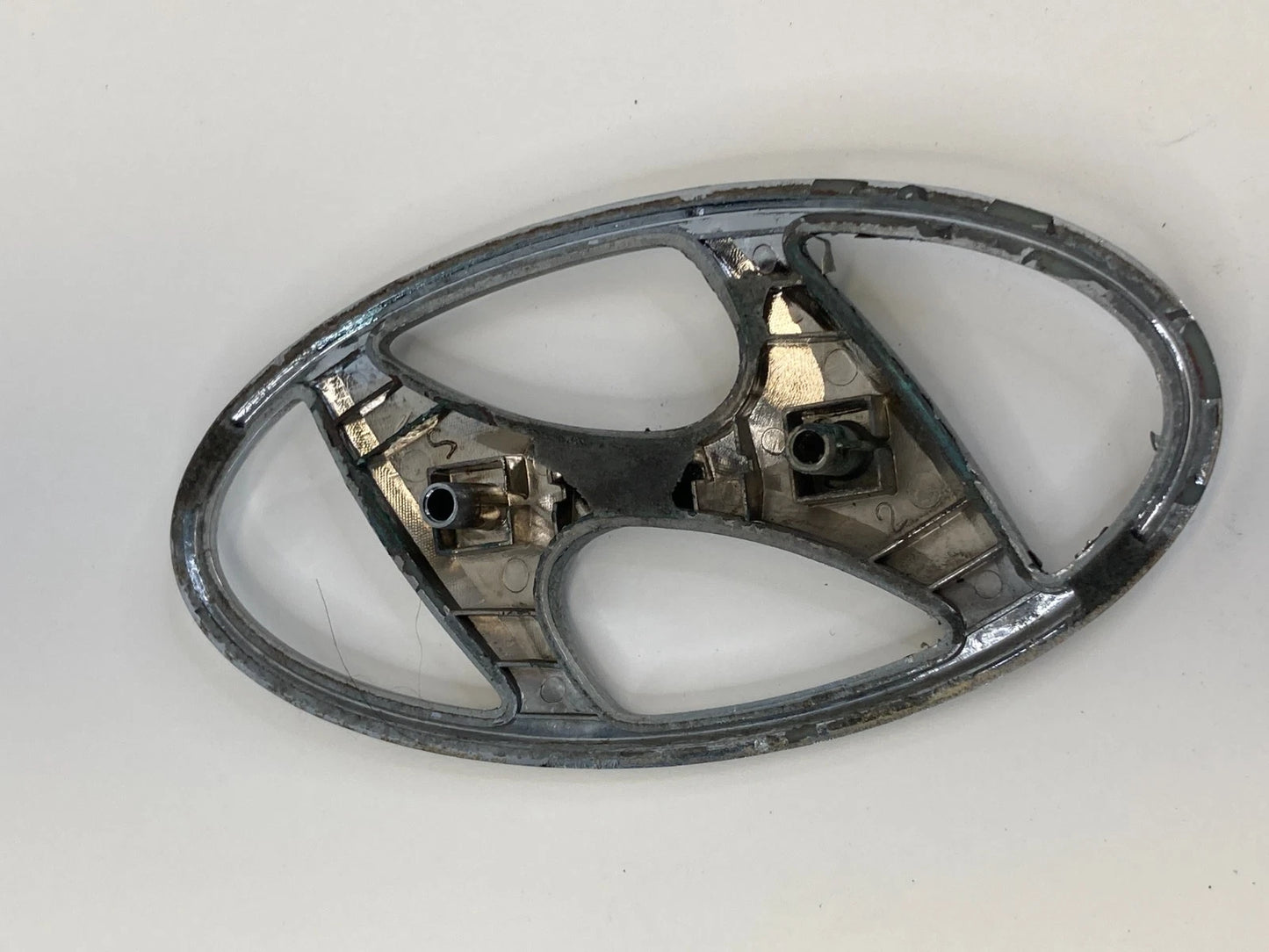 2011-2014 HYUNDAI SONATA GLS SE LIMITED REAR TRUNK LOGO EMBLEM OEM