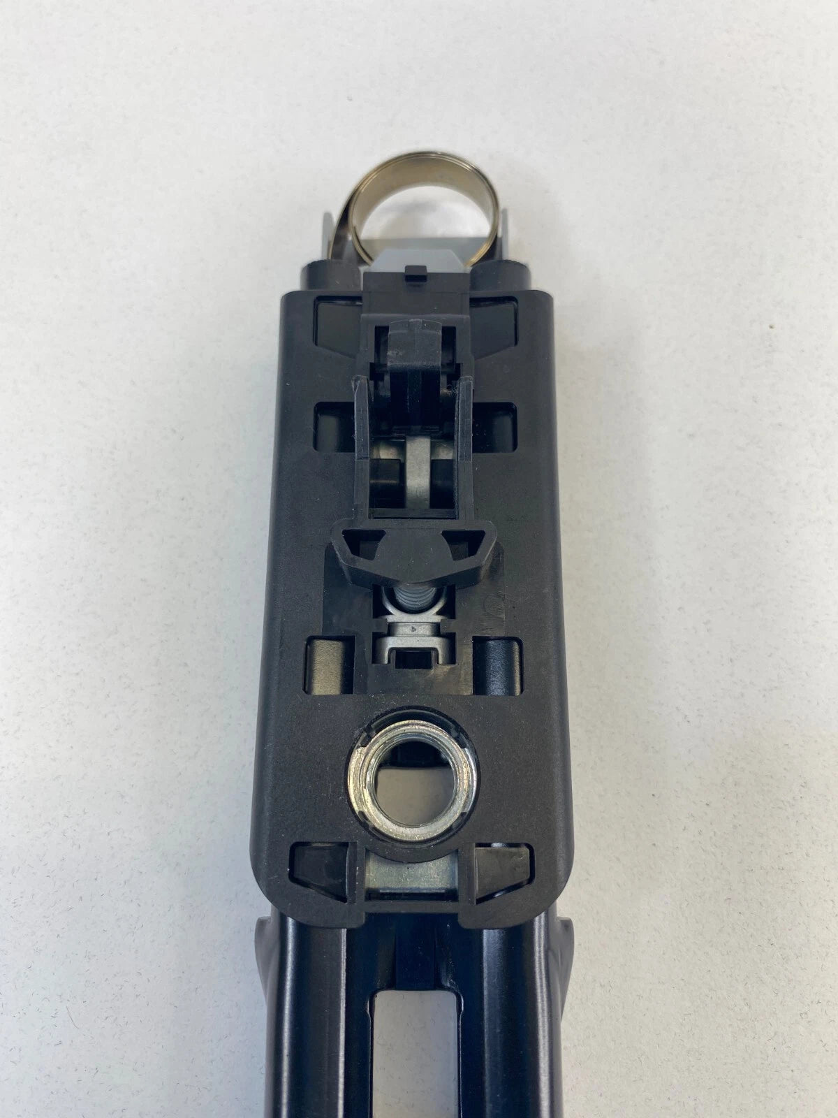 2006-2012 MERCEDES-BENZ R350 FRONT RIGHT SEAT BELT HEIGHT ADJUSTER 2518600388