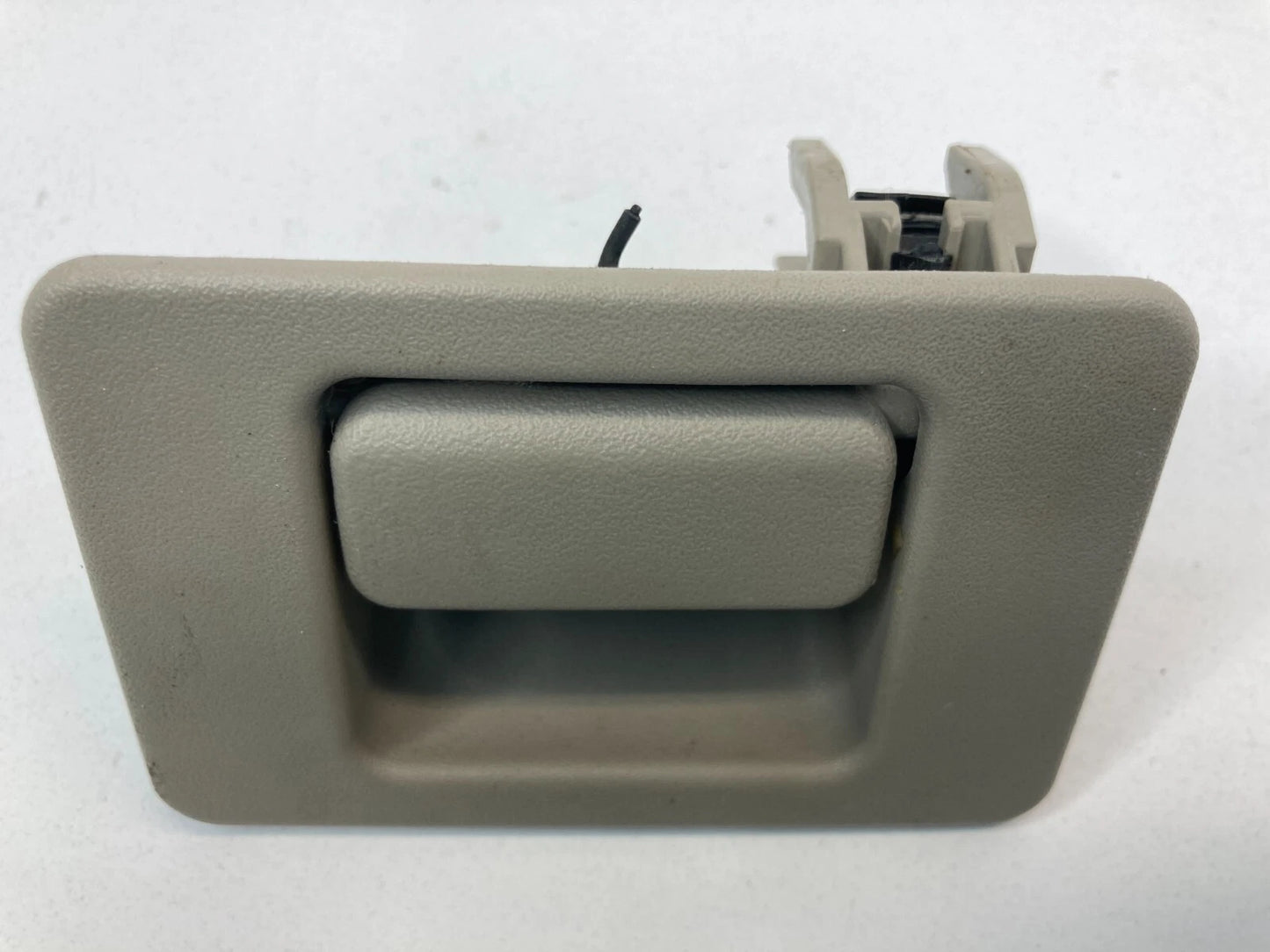 2008-2012 FORD ESCAPE GLOVE BOX DOOR HANDLE LATCH LOCK OEM YL2A-1006004-AAW