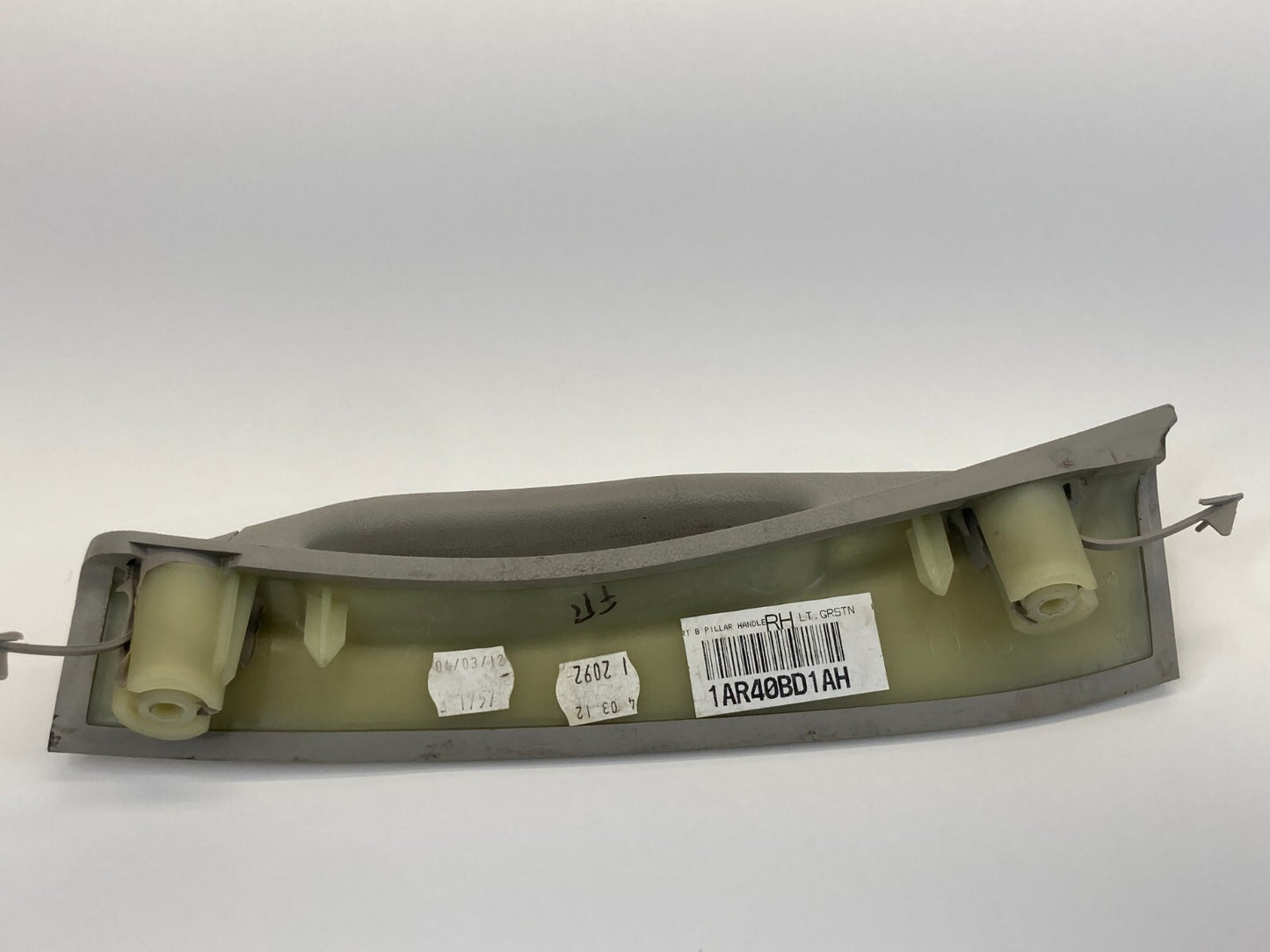 11-16 Chrysler Town & Country Front Right B Pillar Grip Grab Handle 1AR40BD1AH