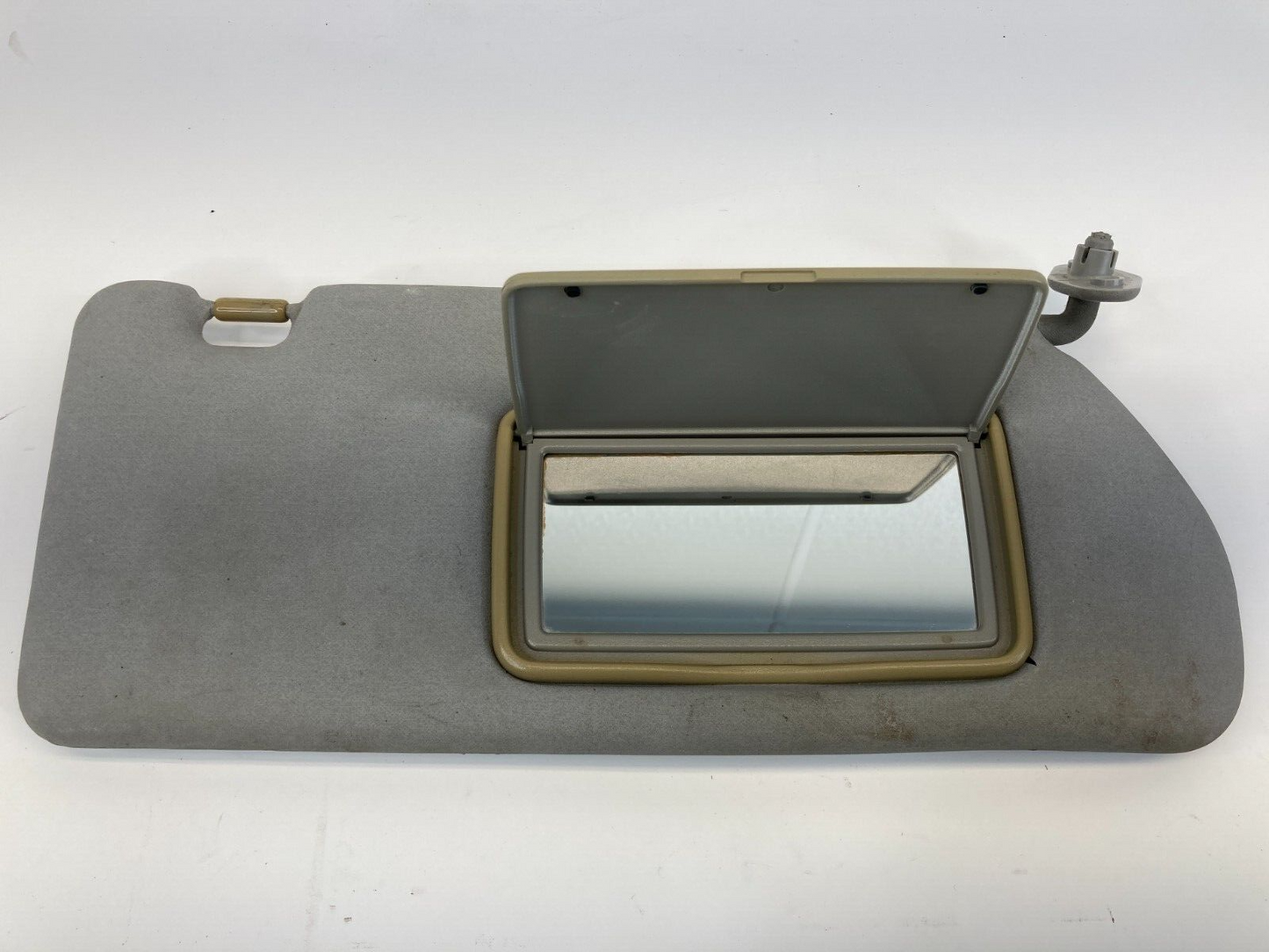 2003 2004 Mitsubishi Montero Sport Right Passenger Sunvisor Sun Visor Shade OEM