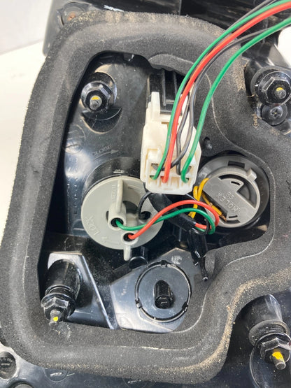 2012-2017 KIA RIO LX SEDAN REAR LEFT LH OUTER TAILLIGHT LAMP 92401-1W0 OEM