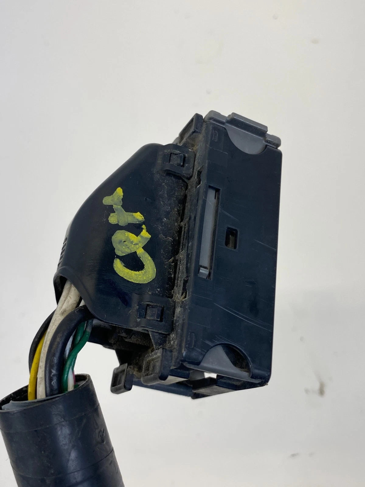 11-18 TOYOTA YARIS 1.5L HATCHBACK ABS ANTI LOCK BRAKE PUMP PLUG CONNECTOR OEM