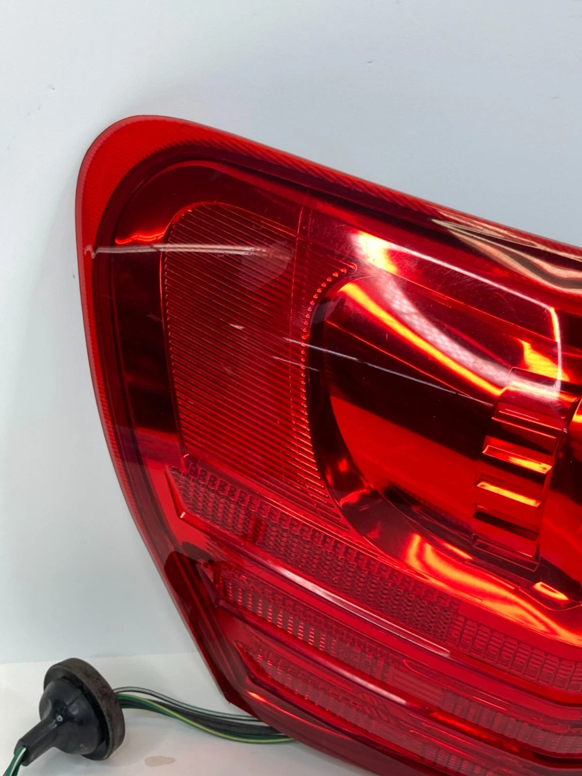 2008-2013 NISSAN ROGUE LEFT DRIVER OUTER TAIL LIGHT LAMP TAILLIGHT TAILLAMP OEM