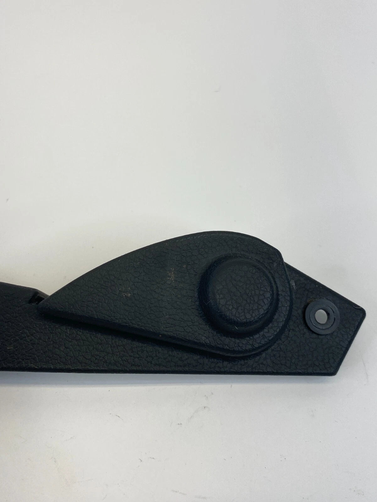 11-16 HYUNDAI ELANTRA LEFT DRIVER SEAT TRACK RAIL FINISH COVER TRIM 88195-MD520