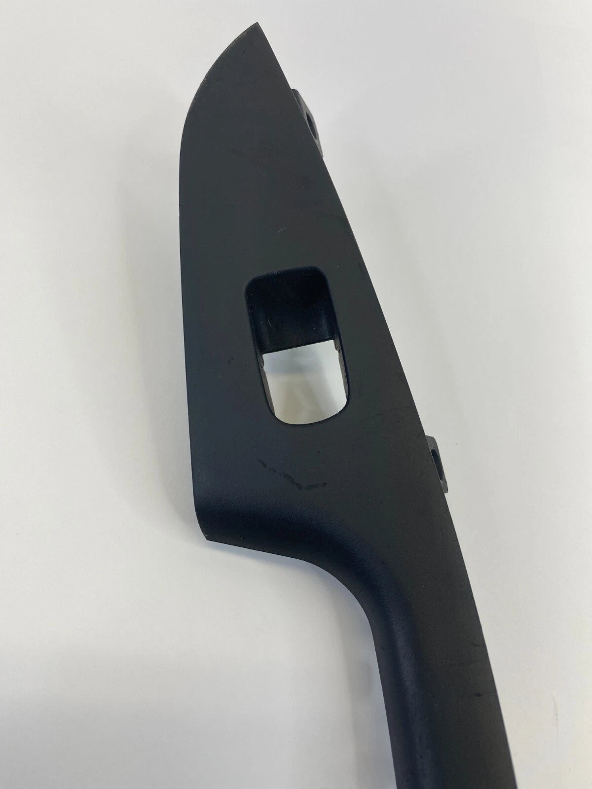2011-2013 HYUNDAI ELANTRA SEDAN REAR LEFT WINDOW SWITCH BEZEL TRIM 201007562 OEM