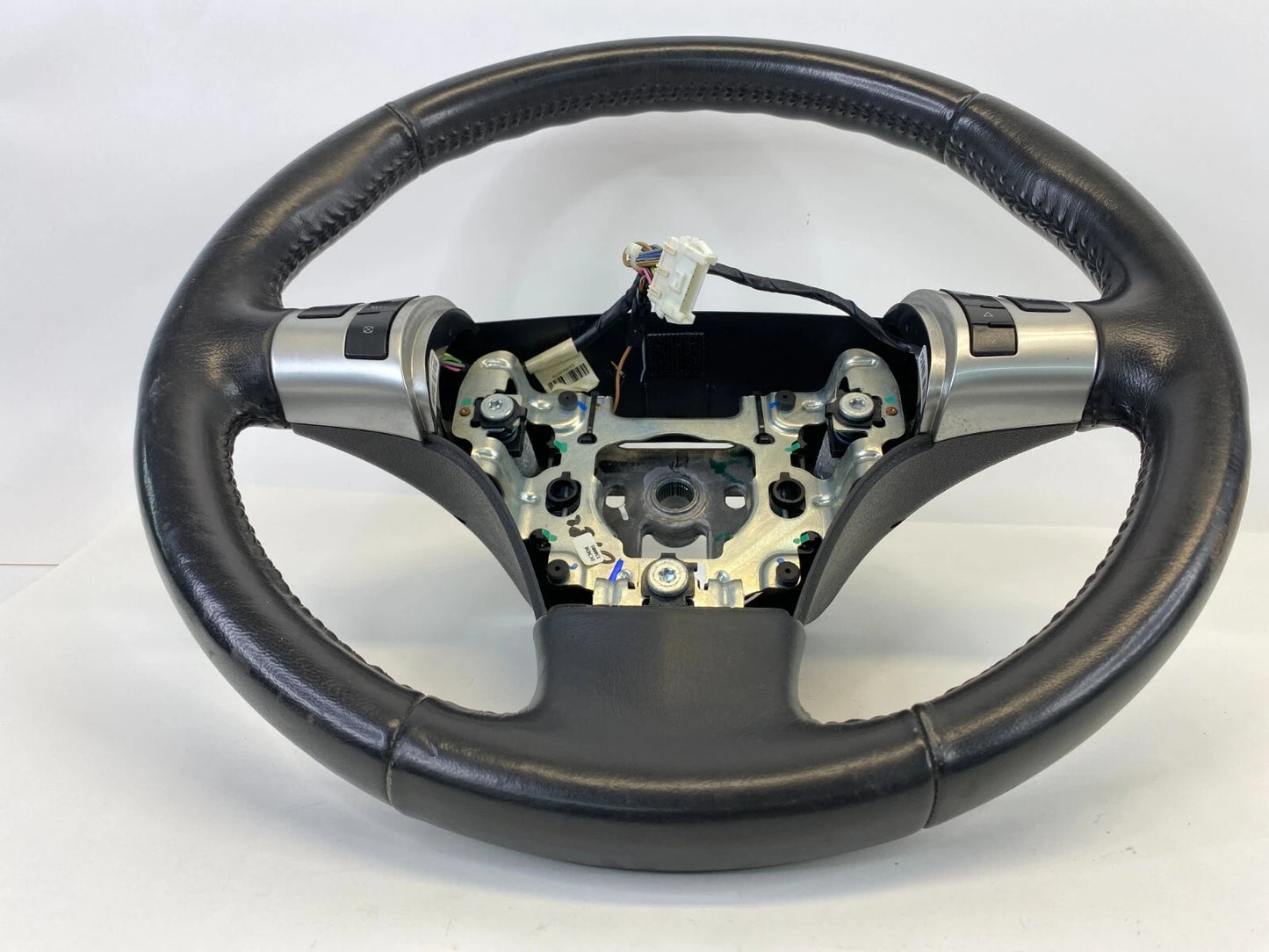 2006 2007 SATURN VUE STEERING WHEEL W/ CRUISE CONTROLS SWITCHES 15292683 OEM