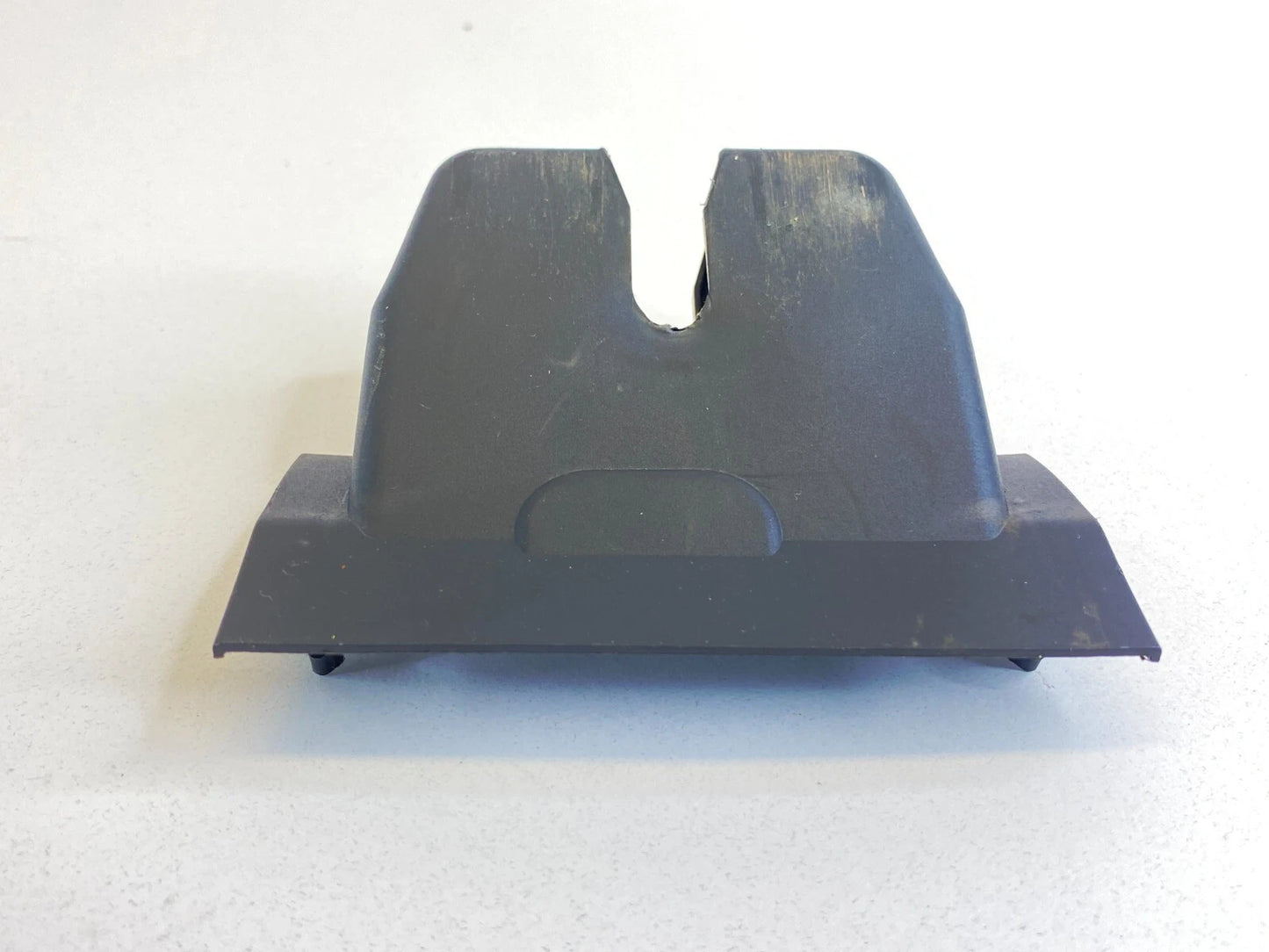 2004-2011 VOLVO S40 REAR TRUNK LID LATCH COVER TRIM PANEL BEZEL 8679594 OEM
