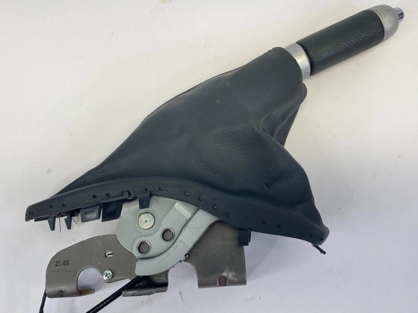 2002-2006 MINI COOPER EMERGENCY PARKING BRAKE HANDLE W/ BOOT 6 769 533