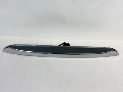 2010 Hyundai Elantra Sedan Rear Trunk Molding Garnish Molding w/ License Lamps