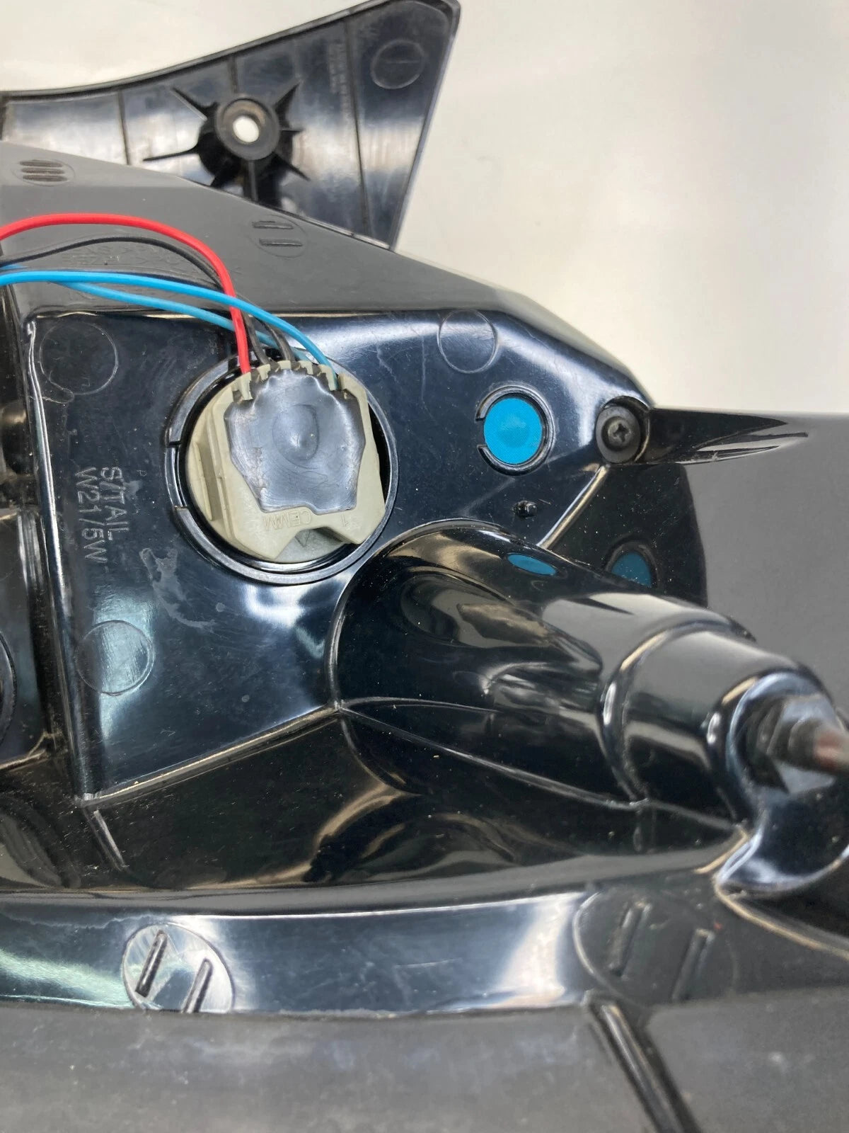 13-15 CHEVROLET CAPTIVA SPORT REAR LEFT SIDE TAIL LIGHT TAILLIGHT LAMP ASSY OEM