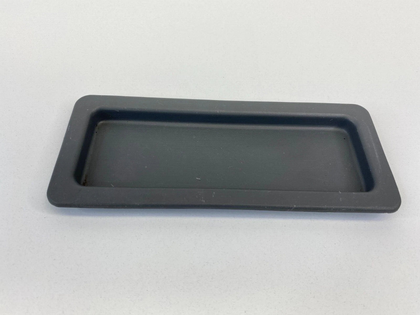 1999-2004 CHEVROLET TRACKER INTERIOR TRAY INSERT COIN COVER 73913-62A10 OEM