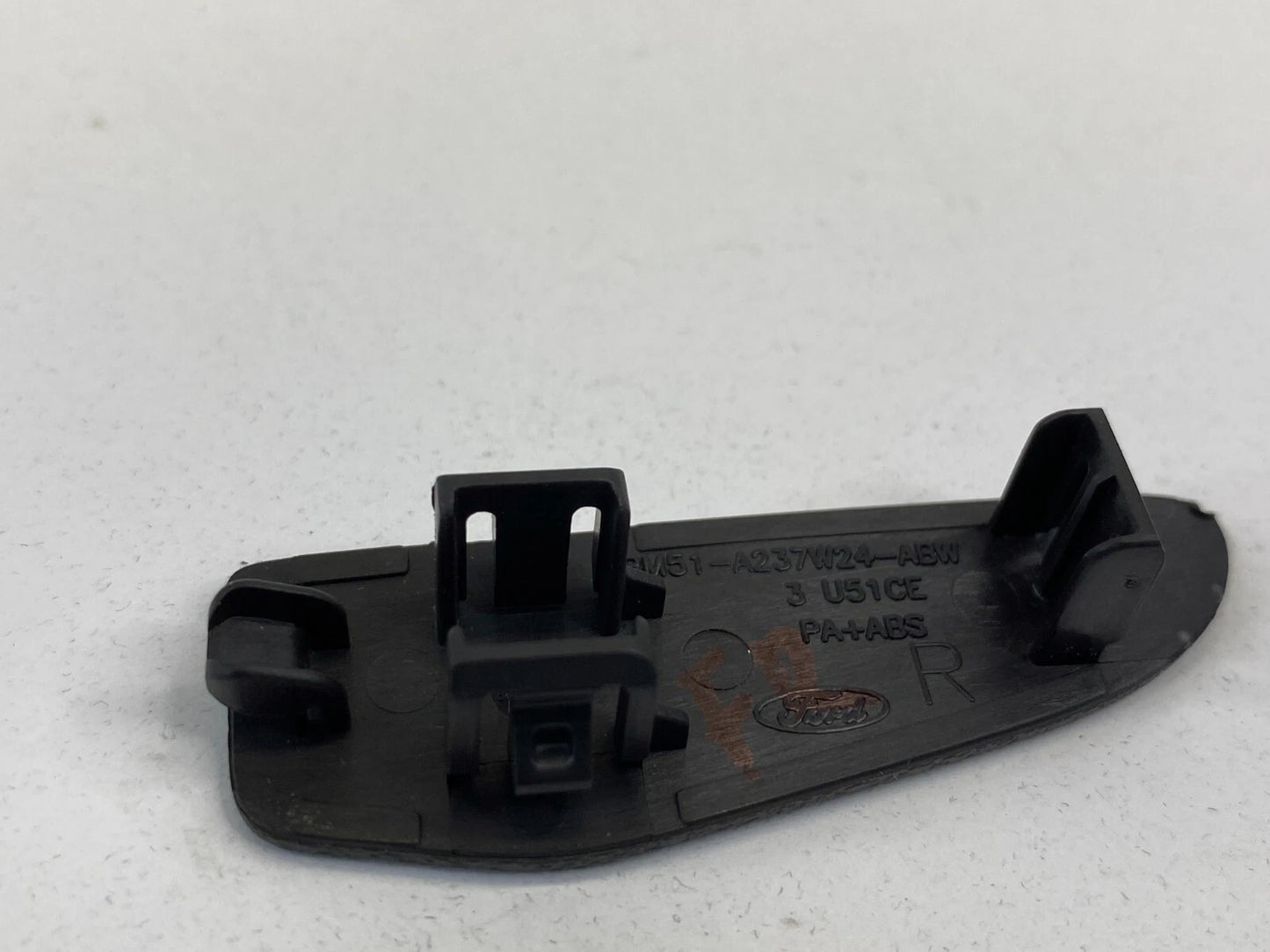 2012-2018 FORD FOCUS SE 4-DR 2.0L FRONT RIGHT DOOR TRIM PANEL CAP BM51A237W24ABW