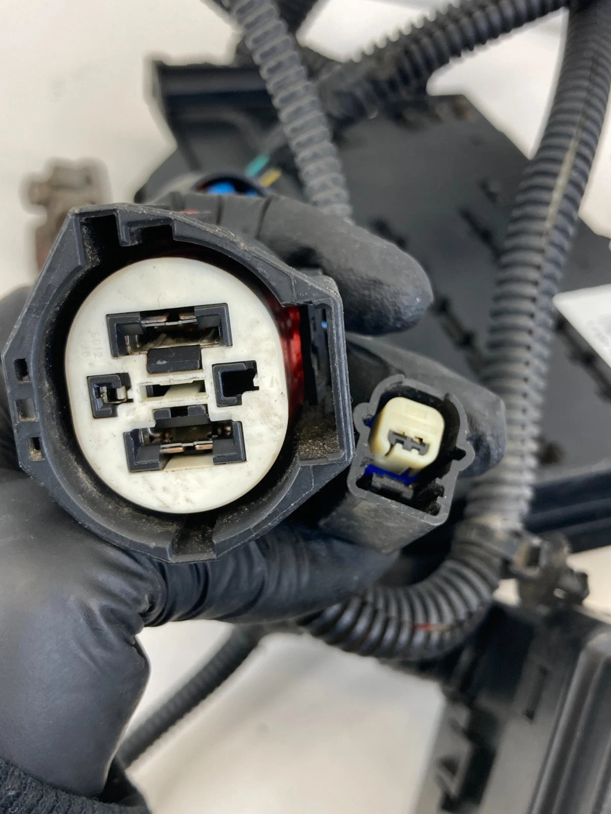 2012-2014 FORD FOCUS 2.0L FWD ENGINE FUSE BOX JUNCTION RELAY MODULE CV6T14K733AA