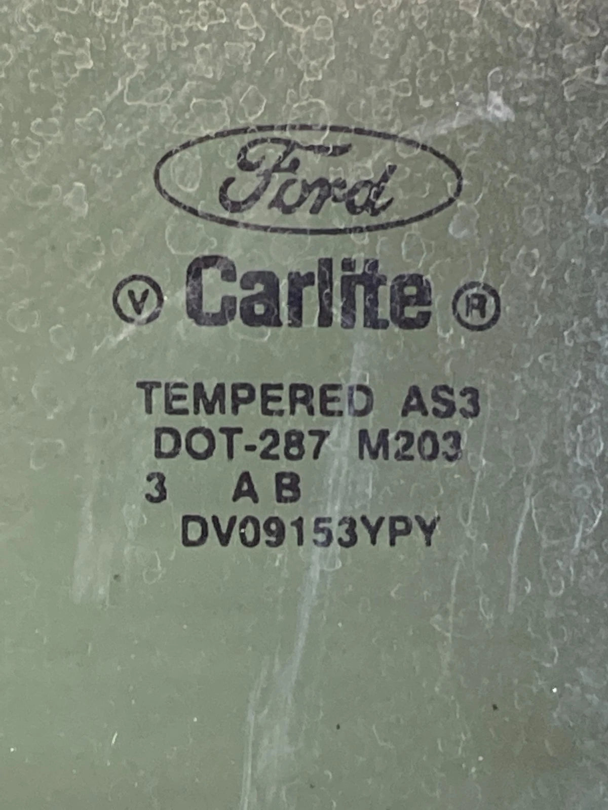 2003 04 05 2006 LINCOLN NAVIGATOR REAR LEFT BACK DOOR SIDE VENT WINDOW GLASS OEM