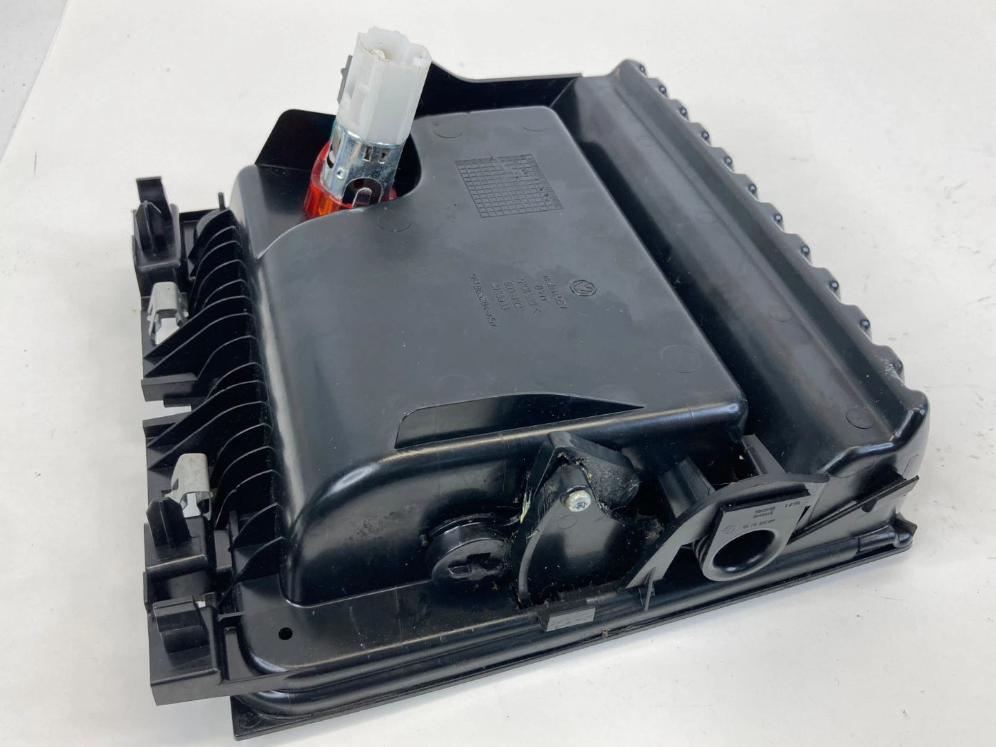 12-15 VOLKSWAGEN PASSAT CENTER CONSOLE STORAGE TRAY W/ POWER OUTLETS 561863284G