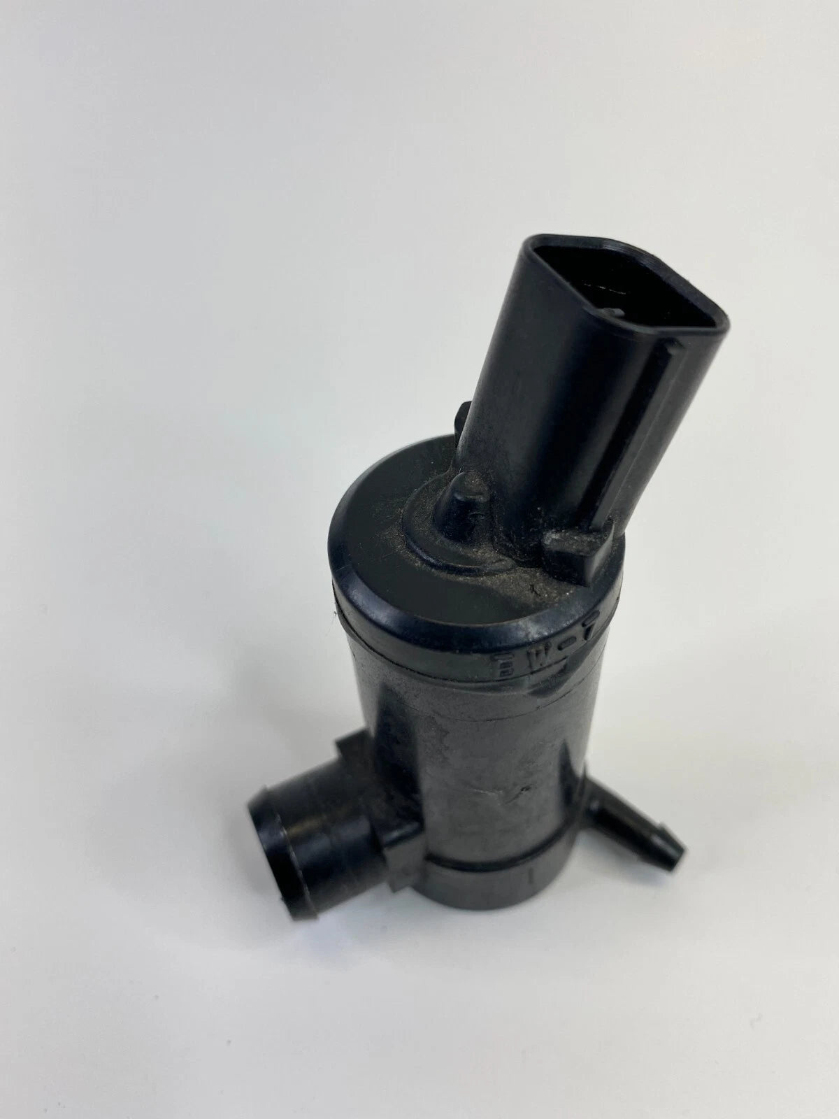 2006-2013 SUBARU FORESTER FRONT WINDSHIELD WIPER PUMP ASSEMBLY OEM