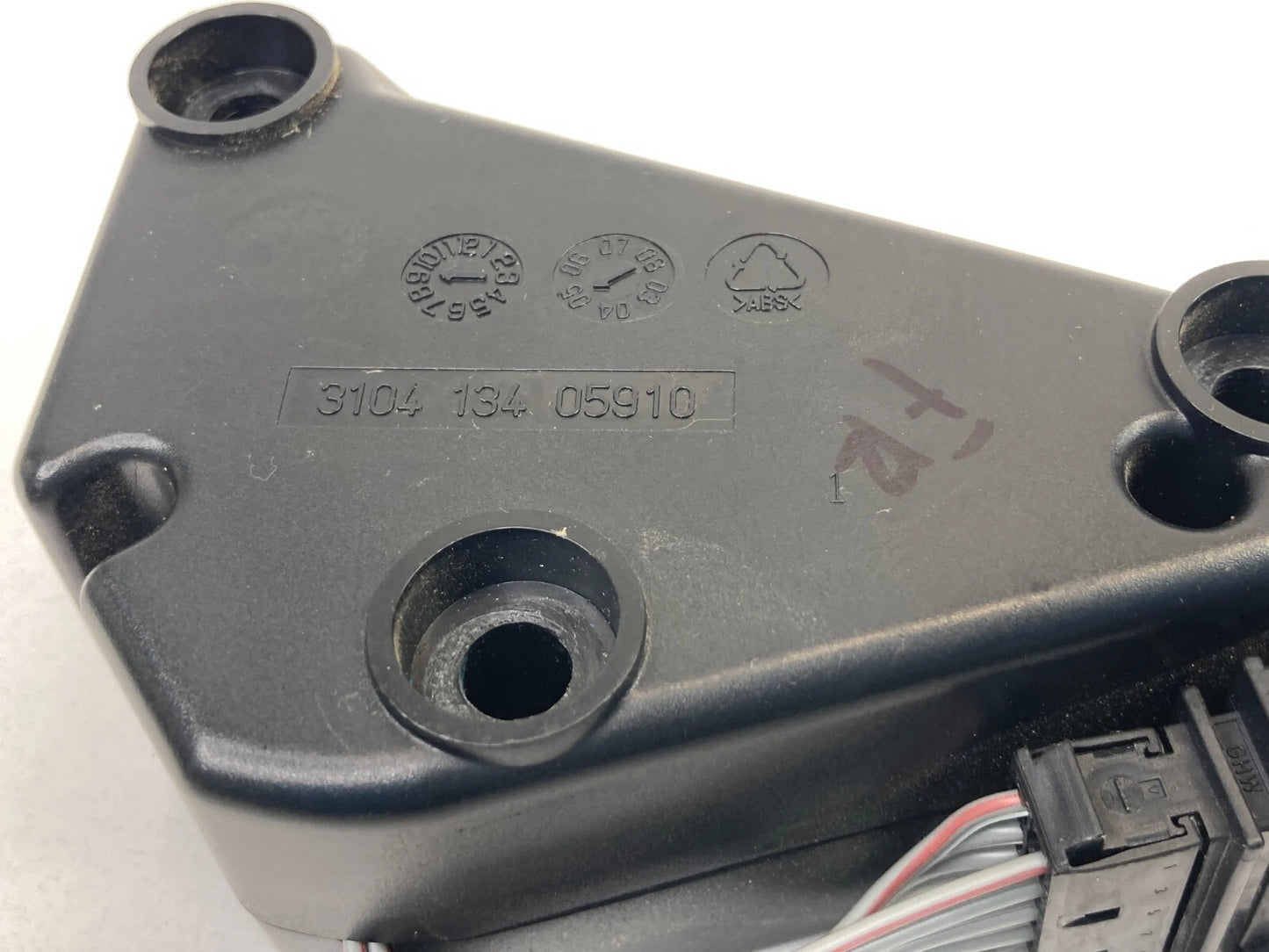 2005-2014 VOLKSWAGEN JETTA FRONT RIGHT DOOR SPEAKER AMPLIFIER AMP 1K0035463 OEM