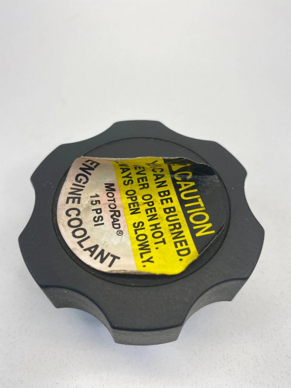 2006-2009 PONTIAC TORRENT ENGINE RADIATOR COOLANT FLUID RECOVERY CAP COVER