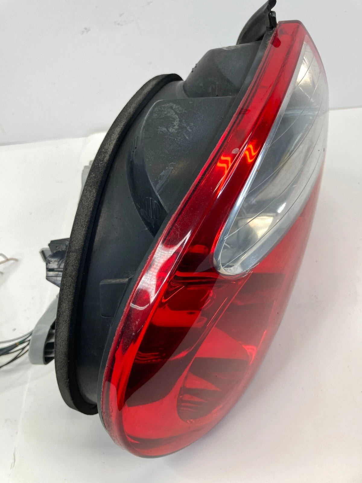 2000-2004 JAGUAR S-TYPE REAR LEFT DRIVER SIDE TAIL LIGHT TAILLIGHT XR83-13405-AH