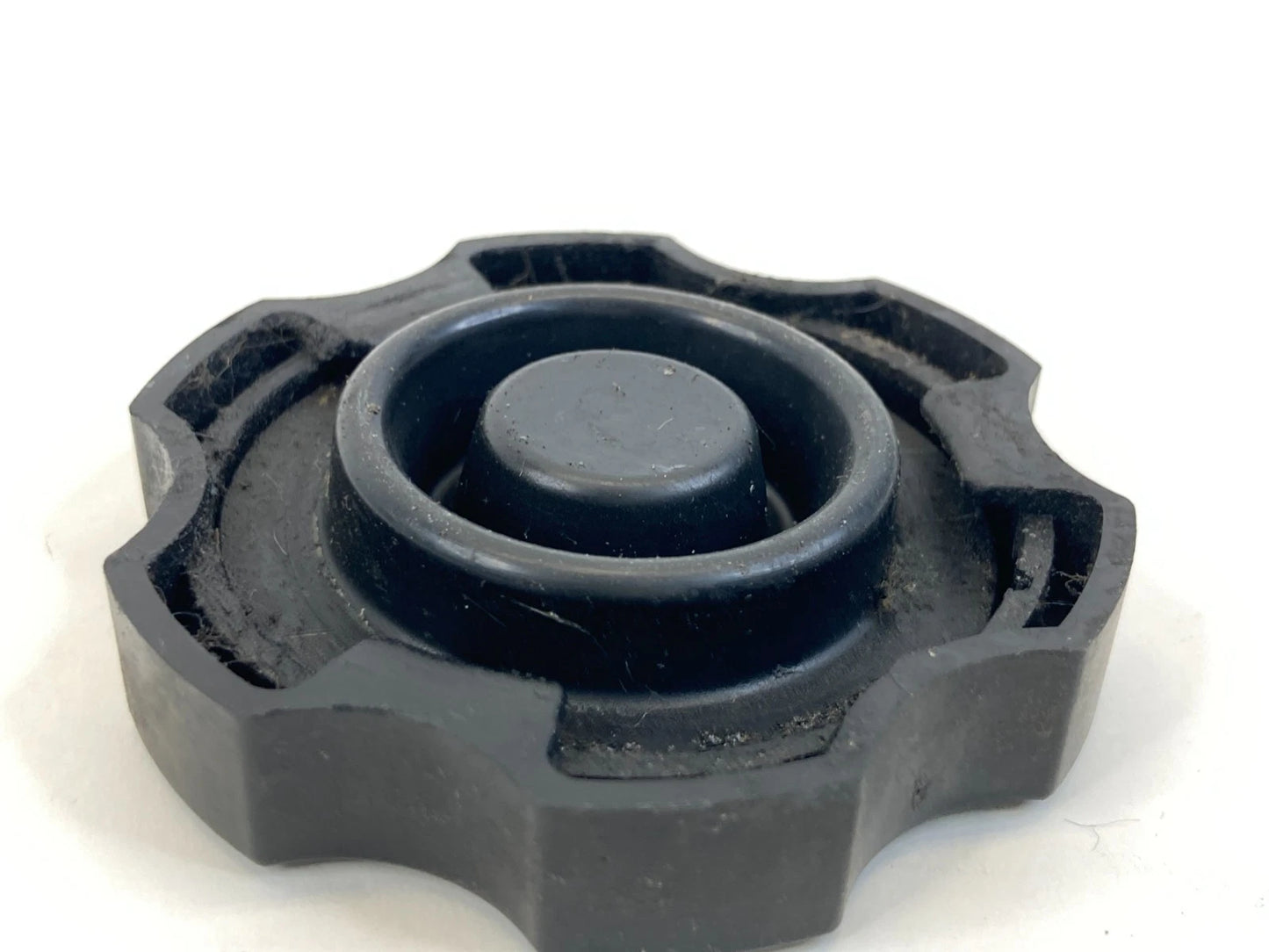 2012-2015 CHEVROLET CAPTIVA SPORT BRAKE MASTER CYLINDER RESERVOIR CAP ENGINE OEM