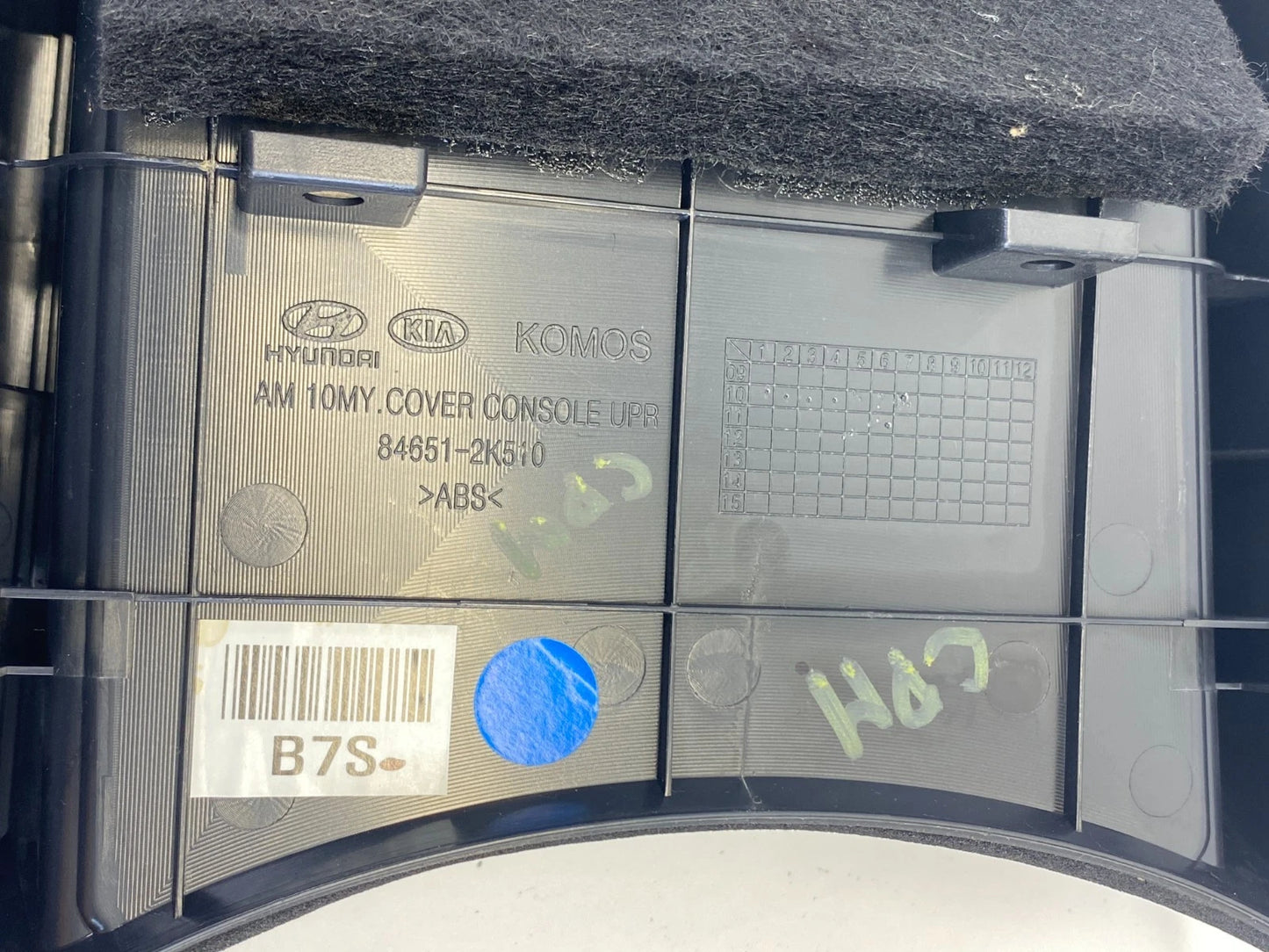 10 11 KIA SOUL AUTOMATIC GEAR SHIFTER BEZEL CENTER CONSOLE TRIM OEM 84651-2K510