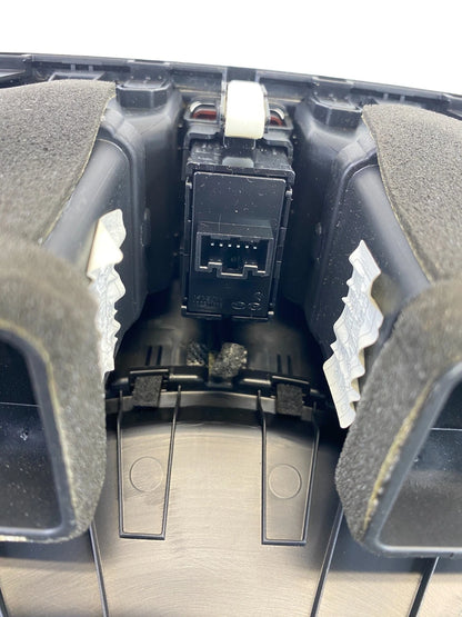 2014-2019 KIA SOUL CENTER DASH AC AIR VENT W/ HAZARD SWITCH 84770-B2000 OEM