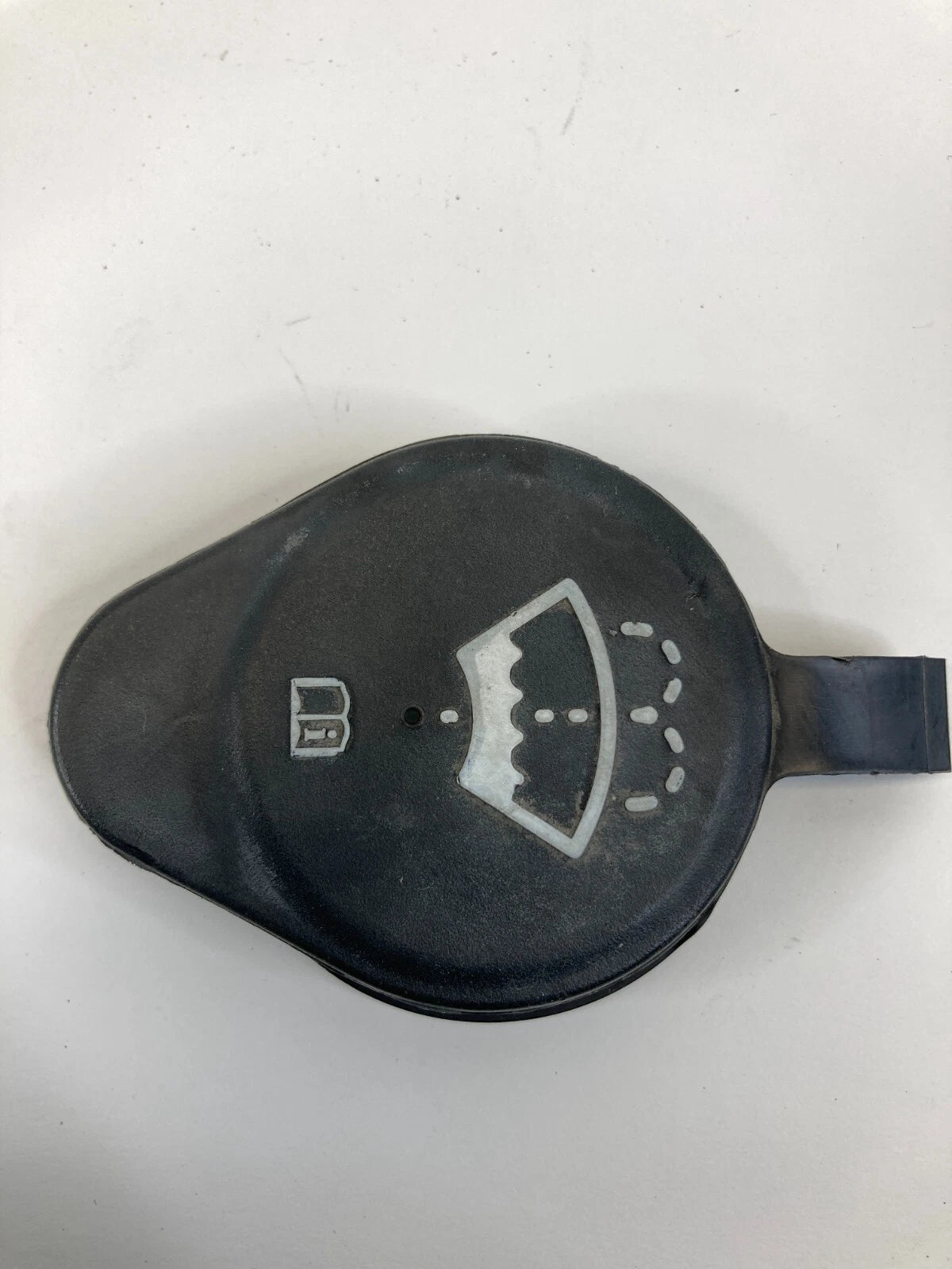 2002-2009 CHEVROLET TRAILBLAZER WINDSHIELD WIPER WASHER FLUID RESERVOIR CAP LID