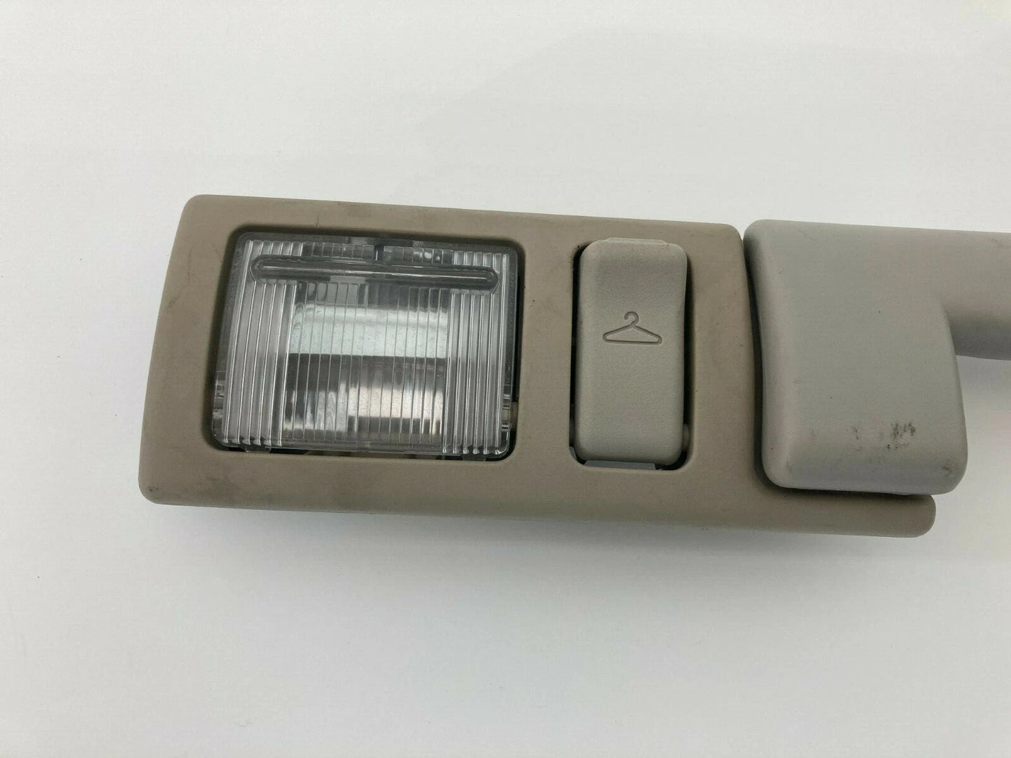 04-06 CHRYSLER PACIFICA REAR RIGHT PASSENGER SIDE ROOF GRAB HANDLE W/ DOME LIGHT