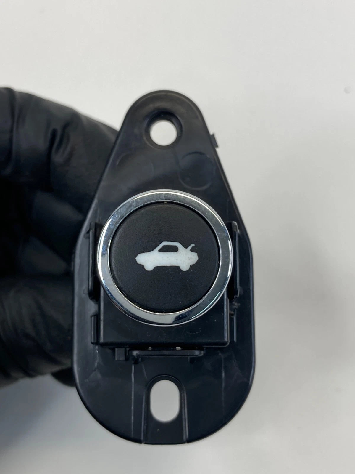 2015-2017 CHRYSLER 200 TRUNK RELEASE OPEN SWITCH REAR OEM FACTORY 68141864AA