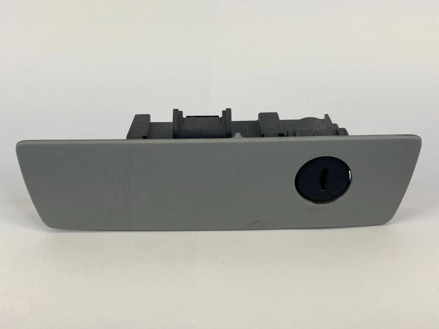 2008-2010 DODGE GRAND CARAVAN GLOVE BOX DOOR LATCH LOCK HANDLE 5JM55TRMAC OEM