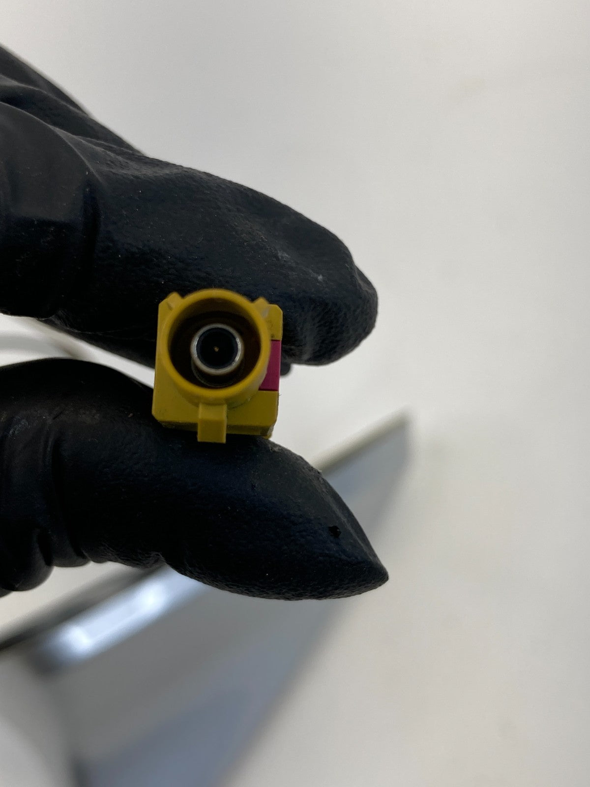 2009-2011 Cadillac STS Roof Mount Radio Antenna Fin Shark 20815152 OEM