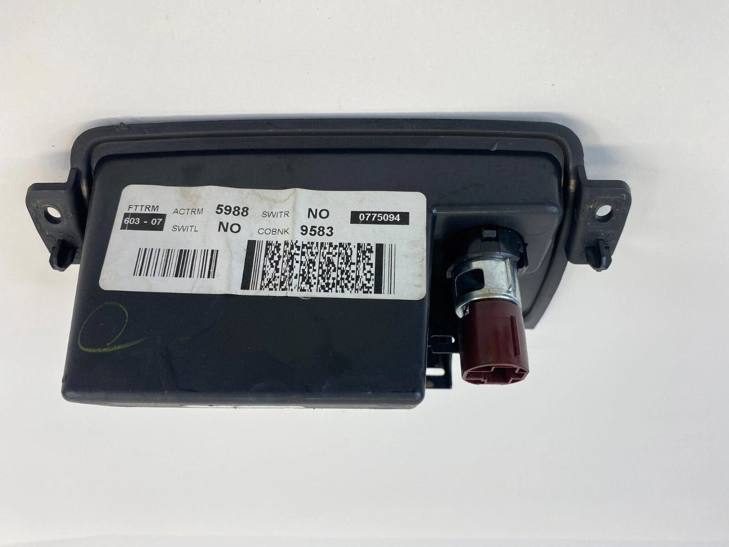 09-12 CHEVROLET TRAVERSE CENTER CONSOLE ASHTRAY TRACTION TRIM COVER OEM 25875988