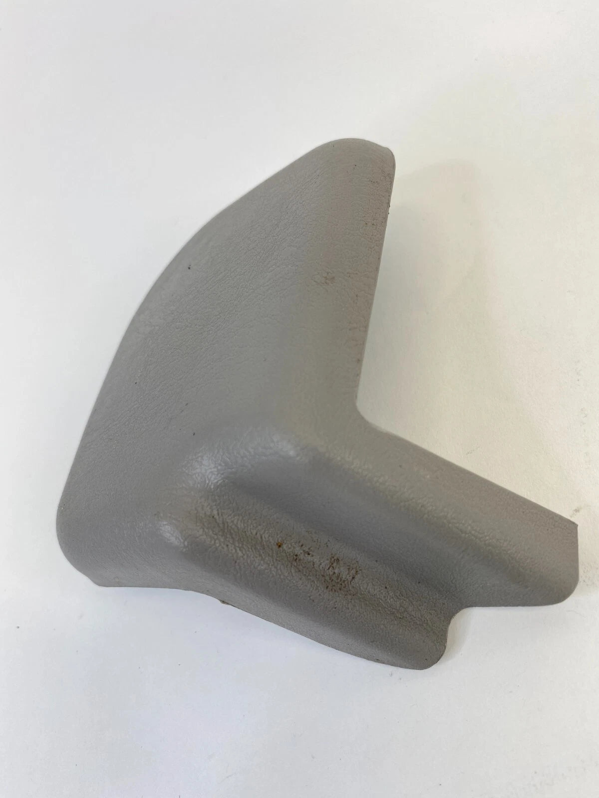 2001-2004 TOYOTA SEQUOIA FRONT SEAT TRACK END COVER TRIM PANEL 72137-0C130 OEM