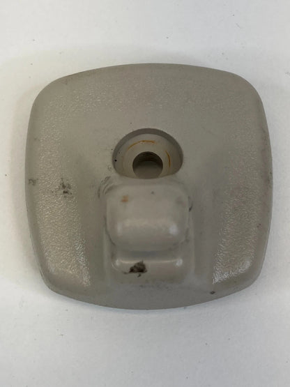 06-08 MITSUBISHI ENDEAVOR FRONT SUNVISOR SUN VISOR HOLDER SUPPORT RETAINER CLIP