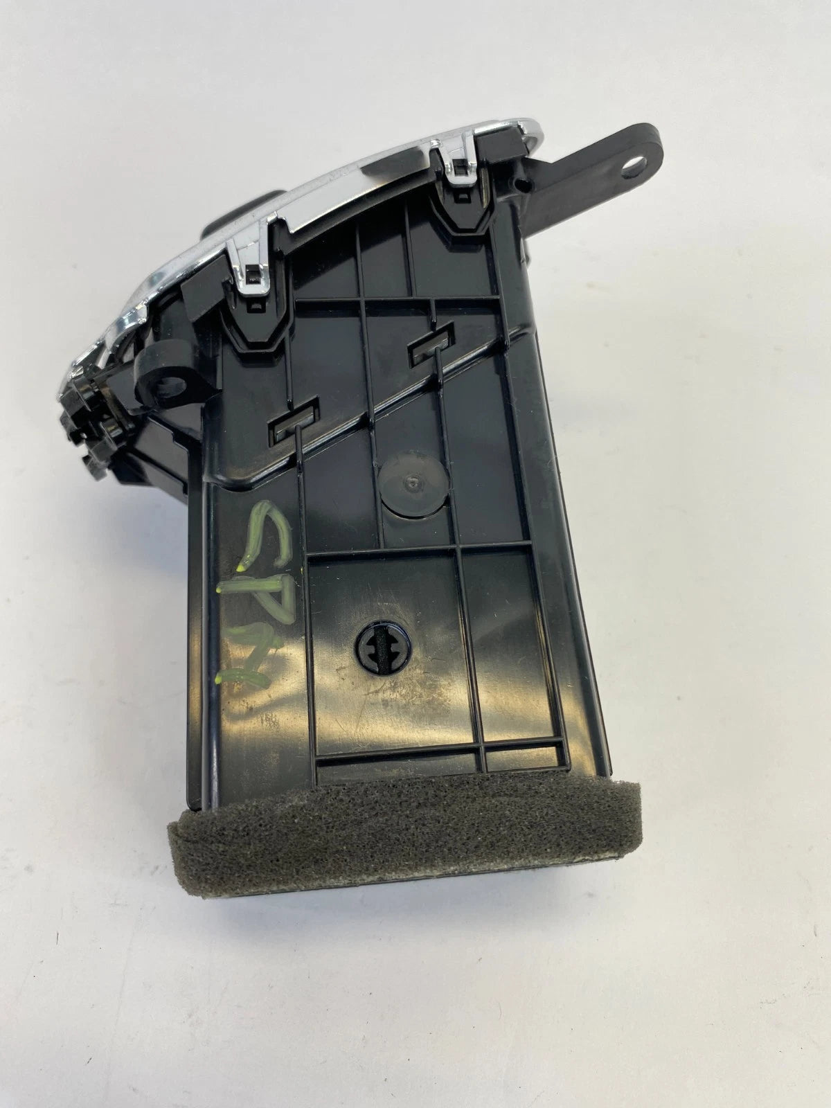 2011-2014 HYUNDAI SONATA CENTER CONSOLE REAR RIGHT A/C AIR VENT 97050-3S000 OEM