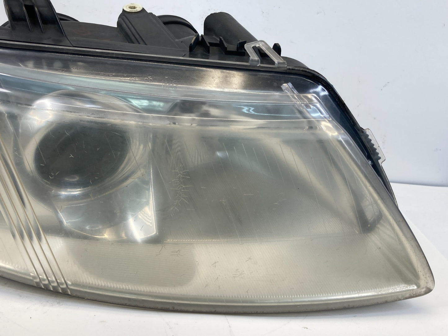 03-07 Saab 9-3 Front Right Passenger Side Headlight Headlamp Halogen Aftermarket