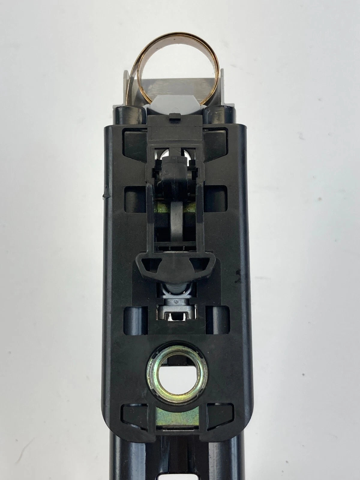 06 07 MERCEDES-BENZ ML500 FRONT RIGHT SIDE SEAT BELT HEIGHT ADJUSTER A2118600688