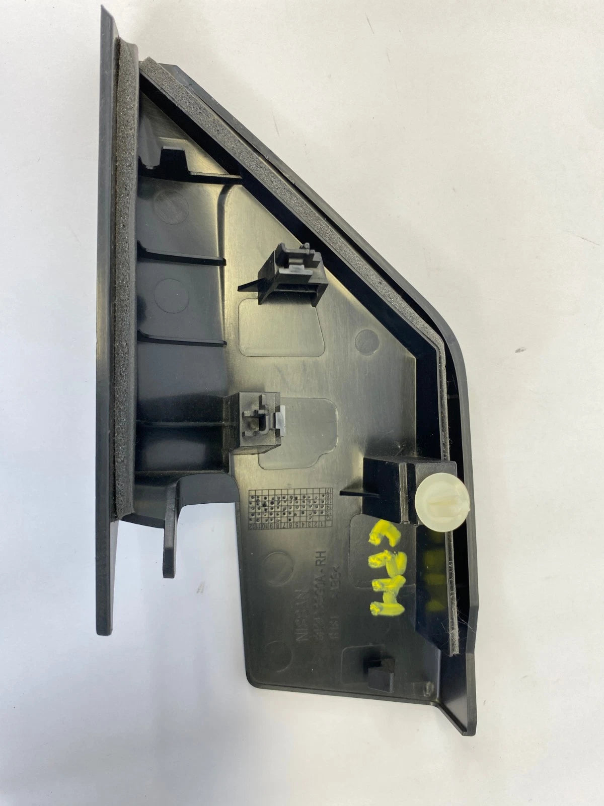 13-19 NISSAN SENTRA RIGHT PASSENGER INTERIOR DOOR MIRROR CORNER COVER 802923SG0A
