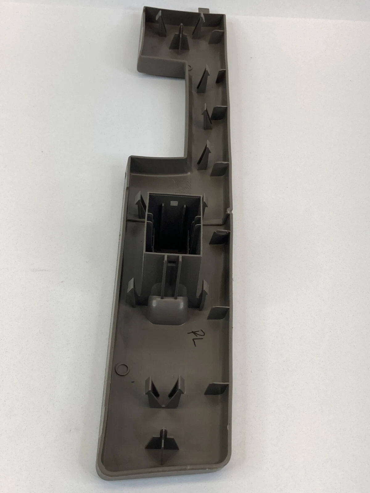 07-11 MITSUBISHI ENDEAVOR REAR LEFT SIDE DOOR WINDOW SWITCH BEZEL 7222A069-0603
