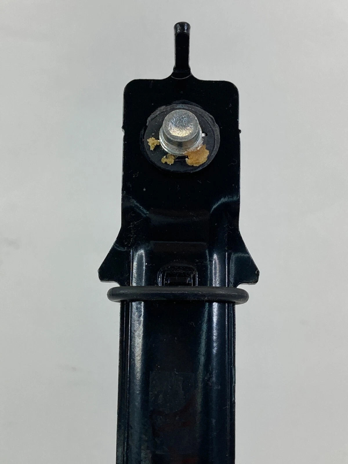 2006-2010 HYUNDAI SONATA SEDAN FRONT RIGHT SEAT BELT SEATBELT HEIGHT ADJUSTER