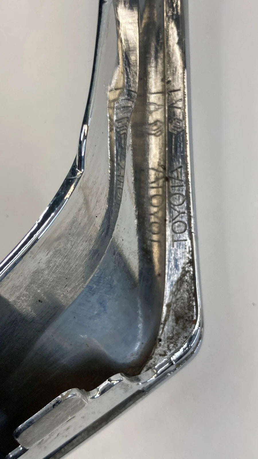 2006-2008 LEXUS IS250 FRONT CENTER GRILL TRIM CHOME FRAME ASSY 52711-53010 OEM